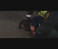 شرطي سويدي يخنق طفلا مسلما