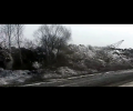 ظاهرة الفيضان الارضى تحطّم الأشجار وتُغلق الطرق فى روسيا
